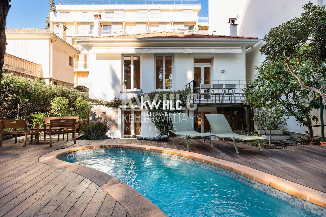 House in Cannes, Provence-Alpes-Côte d'Azur, France 1 - 17912854