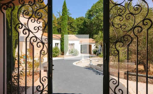 House in Bourg, Lagord, France 1
