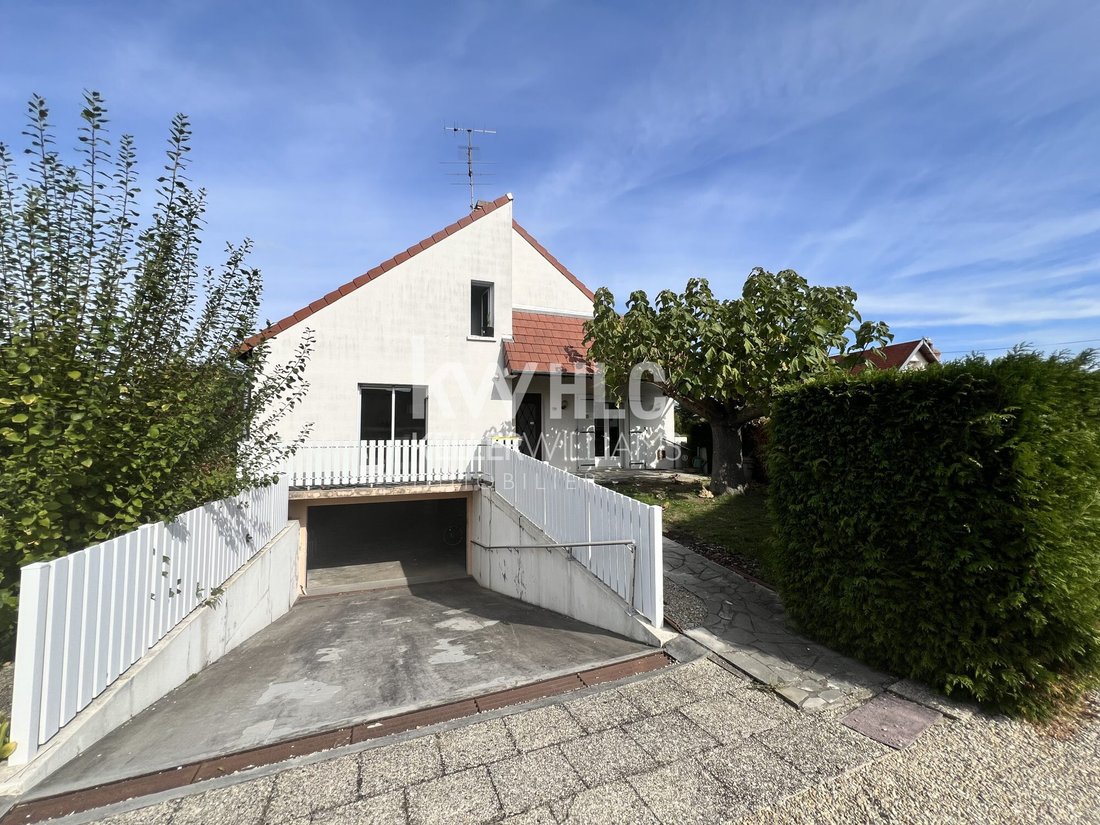 House in Activités, Orleans, France 1 - 17912646