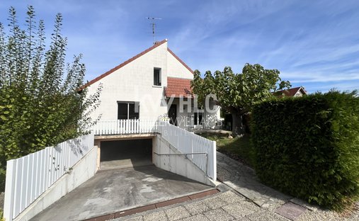 House in Activités, Orleans, France 1