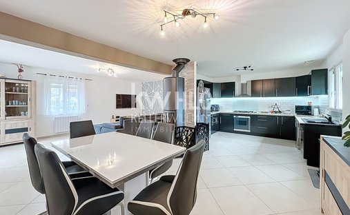 House in Neuville-Bosc, Hauts-de-France, France 1