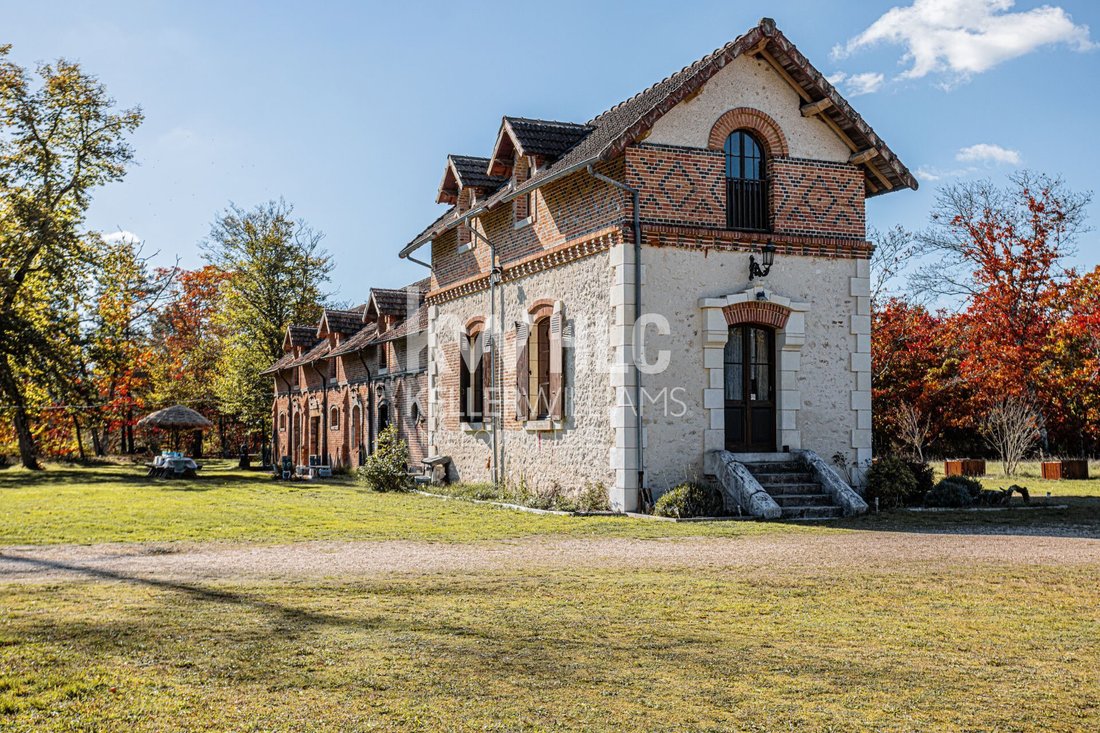 Chateau in Salbris, Centre-Val de Loire, France 5 - 17912653
