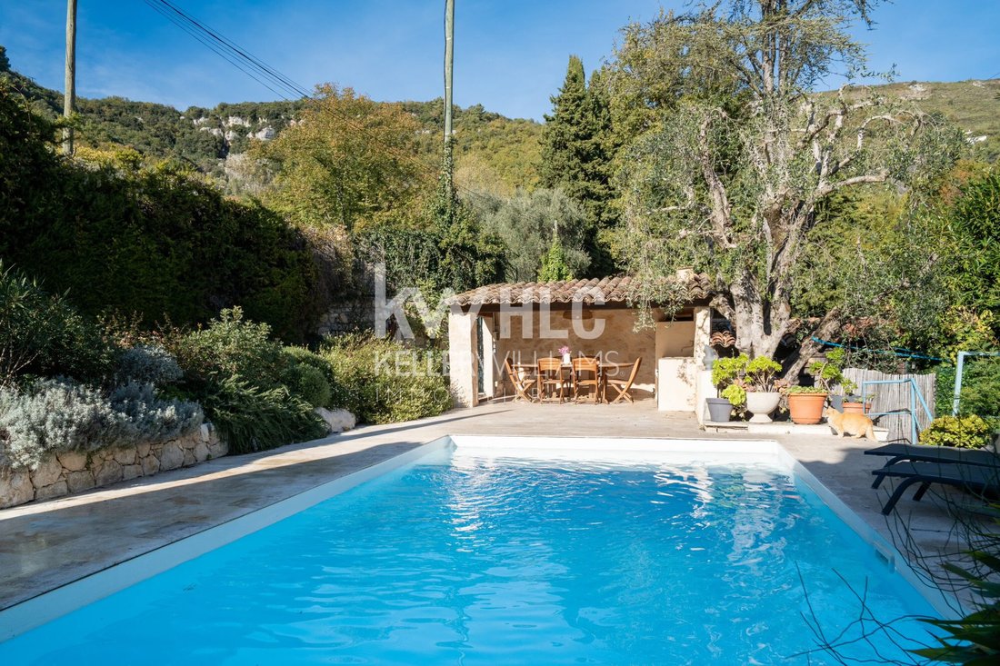 Villa in Tourrettes-sur-Loup, Provence-Alpes-Côte d'Azur, France 1 - 18386434
