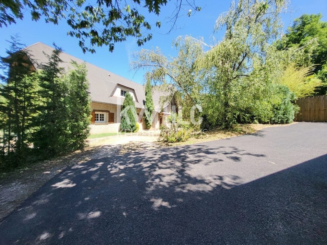 House in Saint-Priest-en-Jarez, Auvergne-Rhône-Alpes, France 1 - 18385081