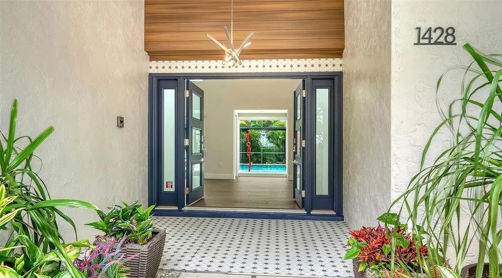 House in Sarasota, Florida, United States 5 - 18537002