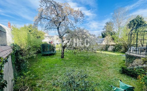 House in Bourgogne-Pasteur, Orleans, France 1