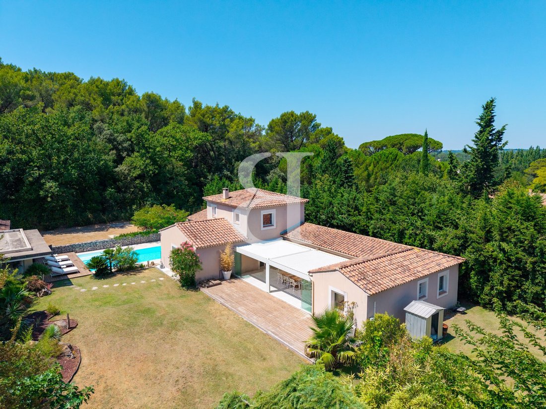 Villa in Loriol-du-Comtat, Provence-Alpes-Côte d'Azur, France 1 - 18537324