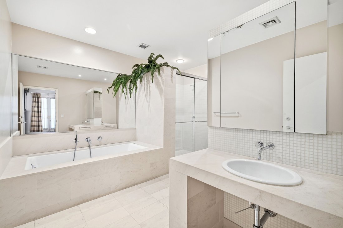 Condo in New York, New York, United States 5 - 18537078