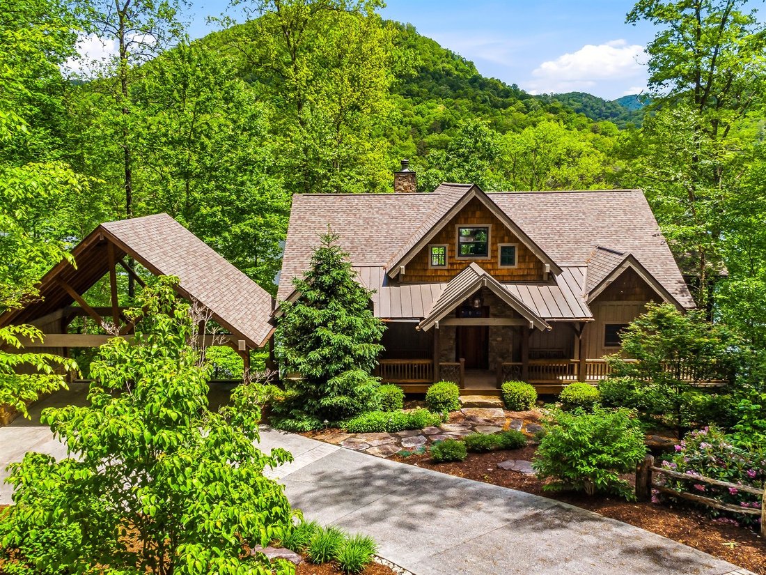 House in Tuckasegee, North Carolina, United States 1 - 17981082