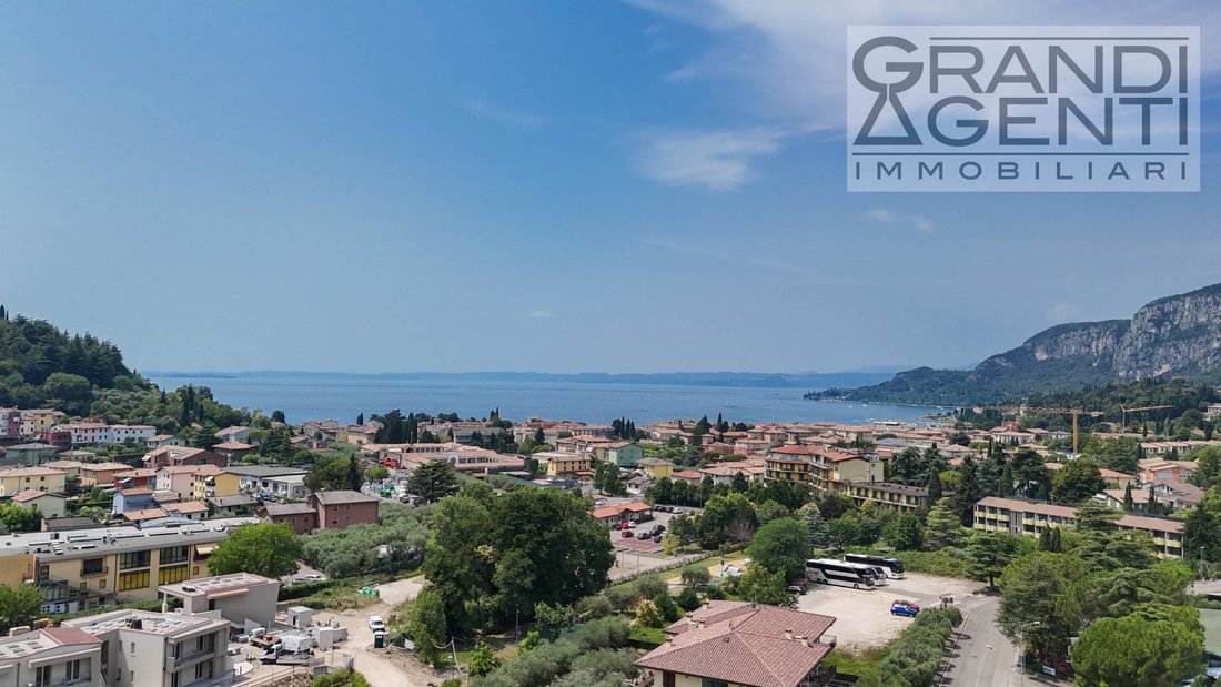 Apartment in Garda, Veneto, Italy 4 - 15761786