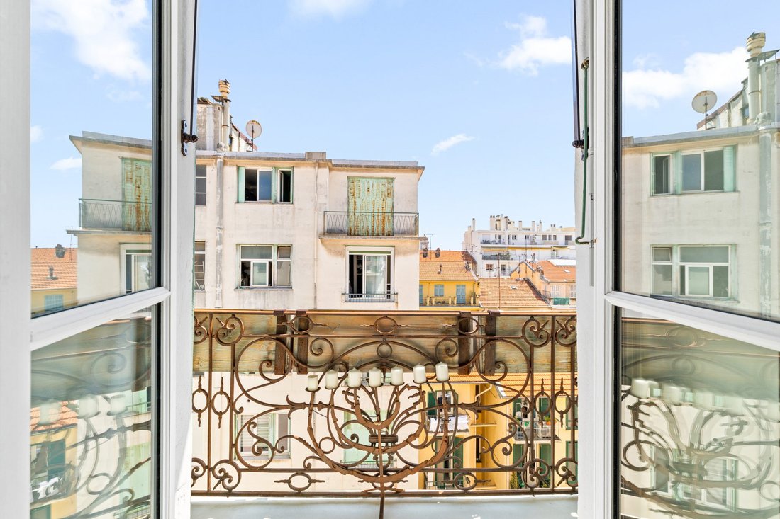 Wohnung in Nizza, Provence-Alpes-Côte d'Azur, Frankreich 2 - 18389922
