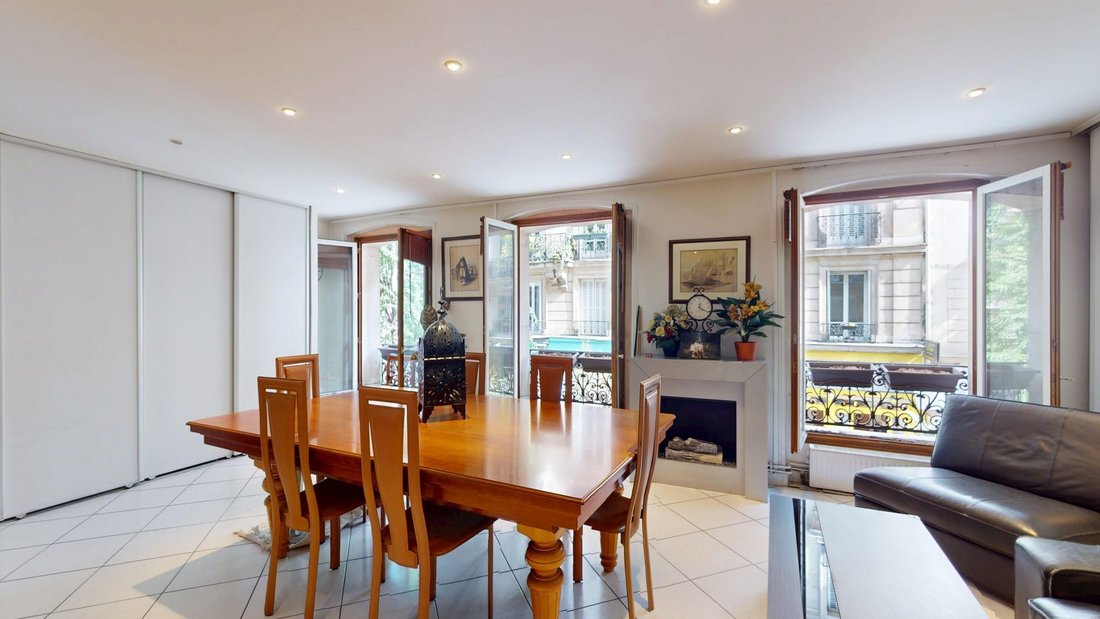 Apartment in Louis Blanc-Aqueduc, Paris 10e Arrondissement, Paris 2 - 18537320