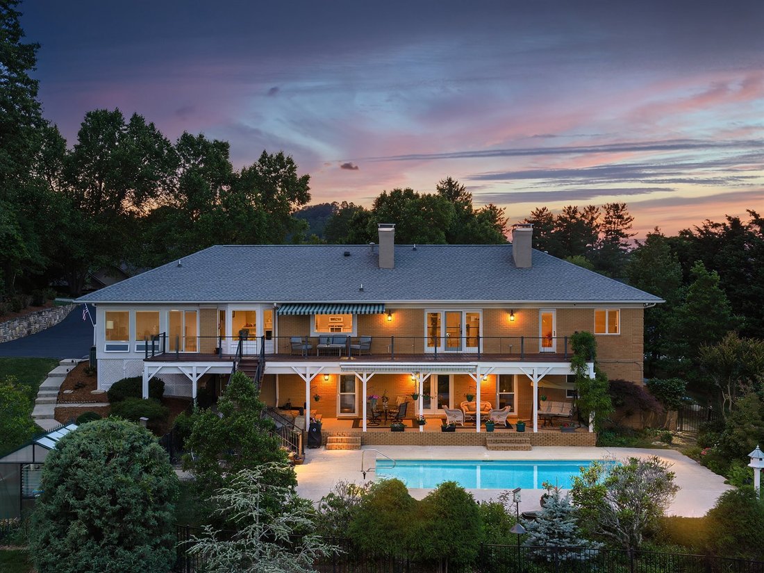 House in Laurel Park, North Carolina, United States 2 - 18206716