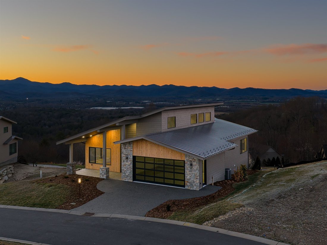 Haus in Hendersonville, North Carolina, Vereinigte Staaten 1 - 17447899