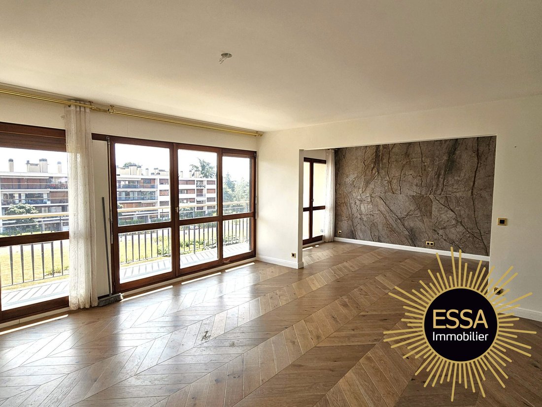 Apartment in Les Residences, Noisy-le-Roi, France 1 - 18537382