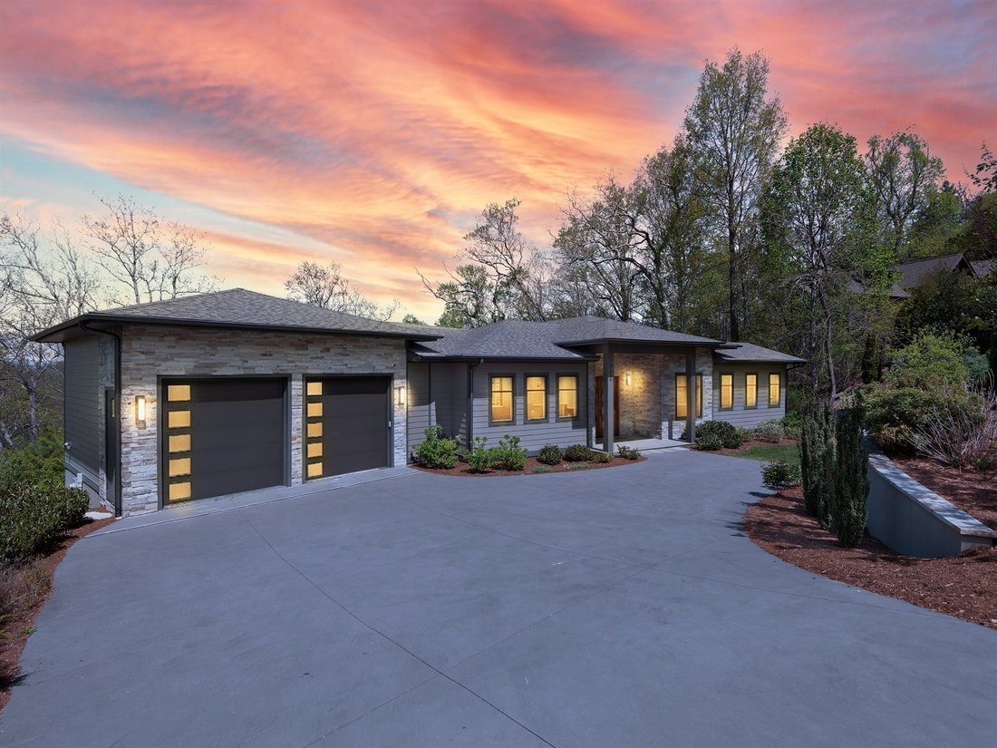 House in Asheville, North Carolina, United States 1 - 17732143