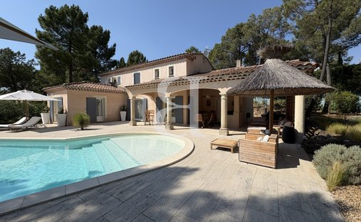 Villa in Bédoin, Provence-Alpes-Côte d'Azur, France 1