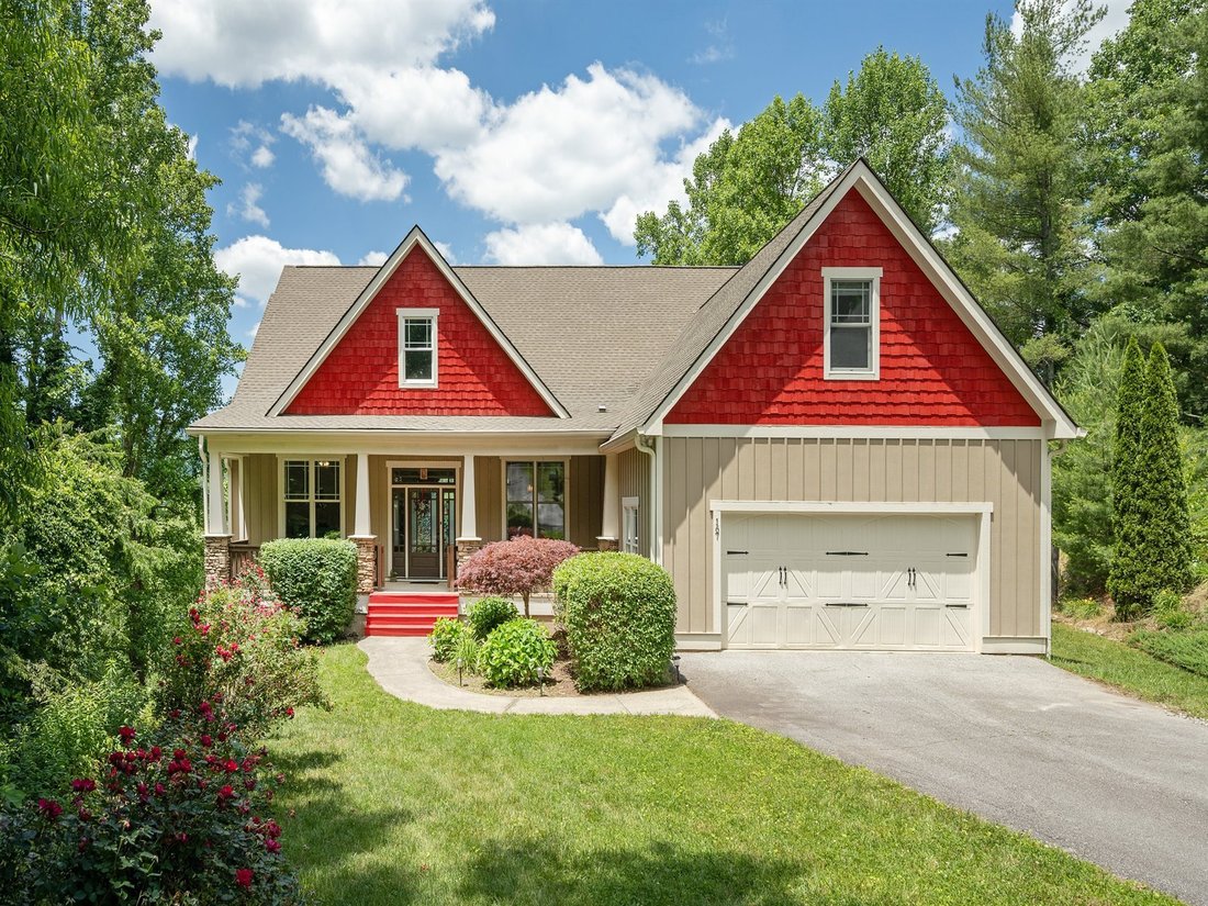 House in Hendersonville, North Carolina, United States 2 - 18151162