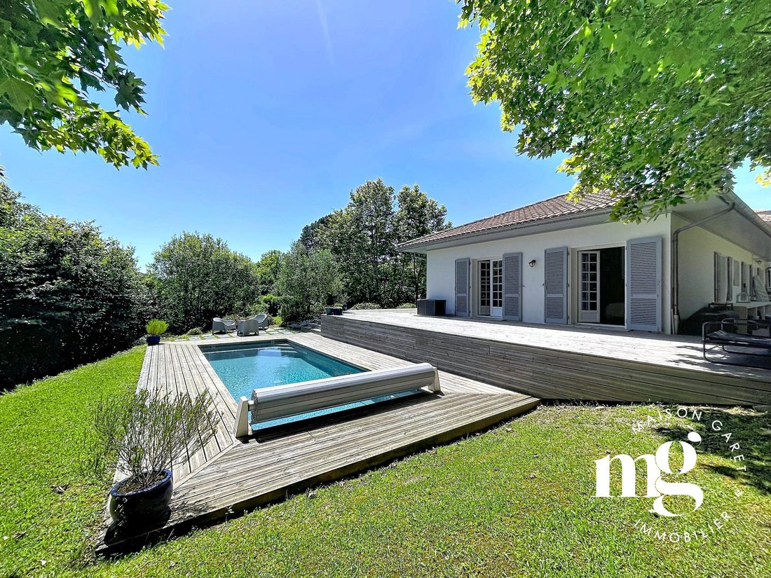 House in Centre Ville, Saint-Jean-de-Luz, France 2 - 18537392