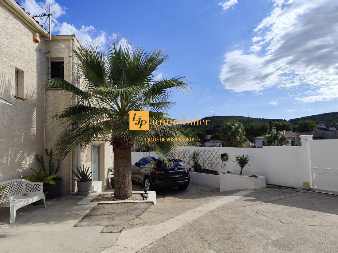 Villa in Balaruc-les-Bains, Occitania, France 1 - 18537259