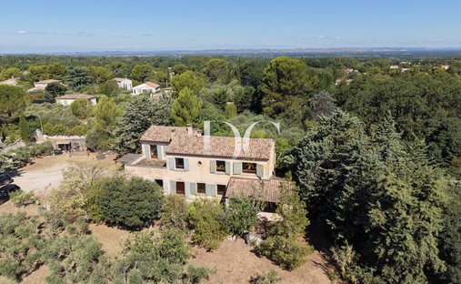 House in Saint-Rémy-de-Provence, Provence-Alpes-Côte d'Azur, France 1