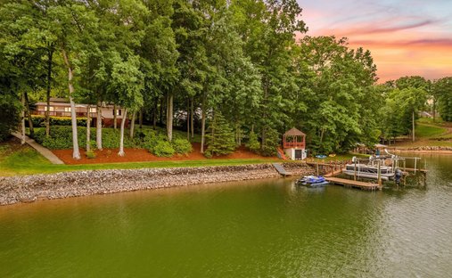 House in Lake Norman of Catawba, North Carolina, United States 1
