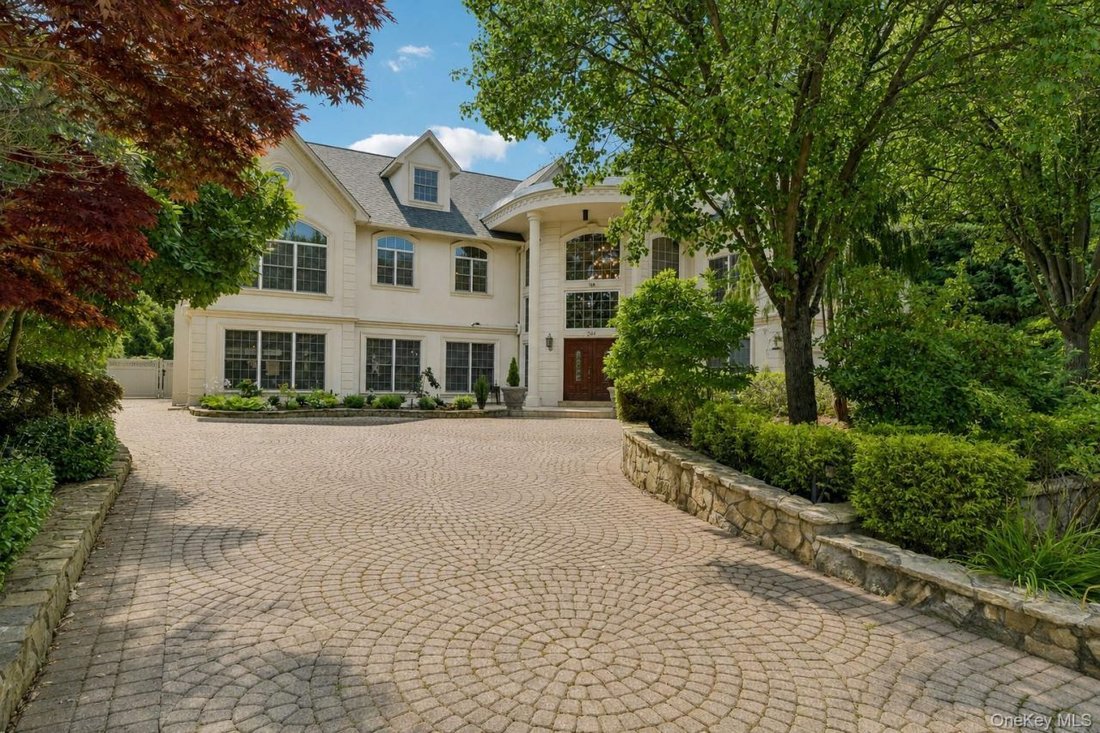 House in Yaphank, New York, United States 3 - 18536946