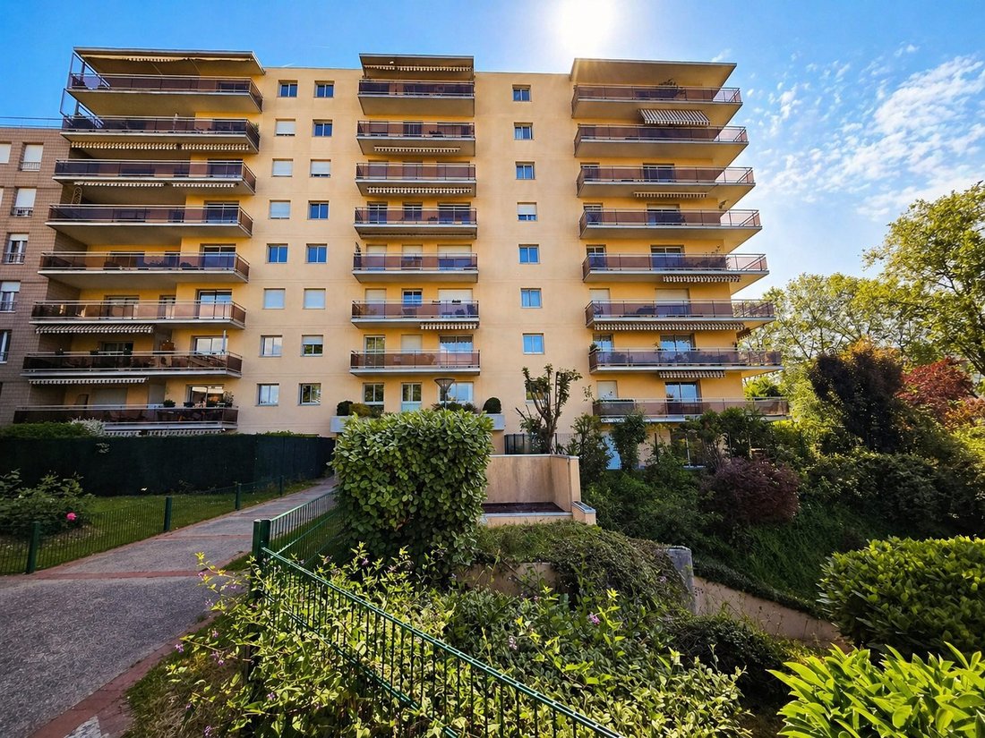 Apartment in Charentonneau, Maisons-Alfort, France 1 - 18537239
