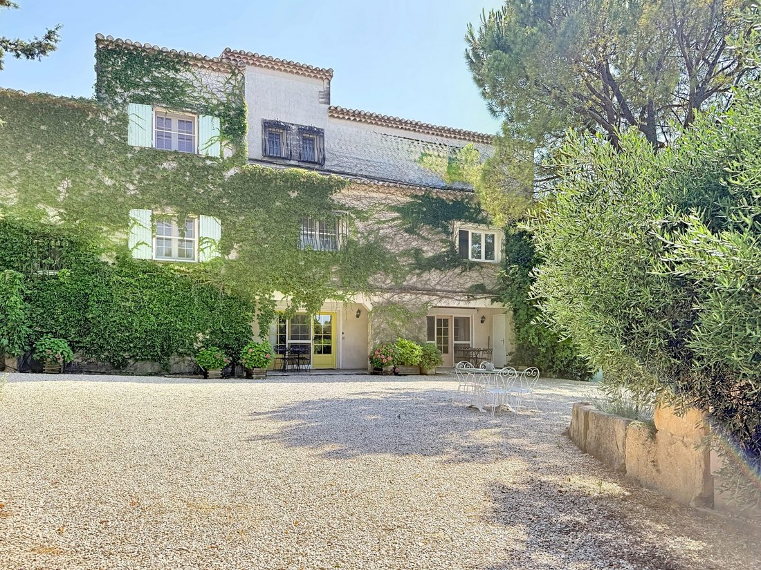 Country House in Fontvieille, Provence-Alpes-Côte d'Azur, France 5 - 18489446