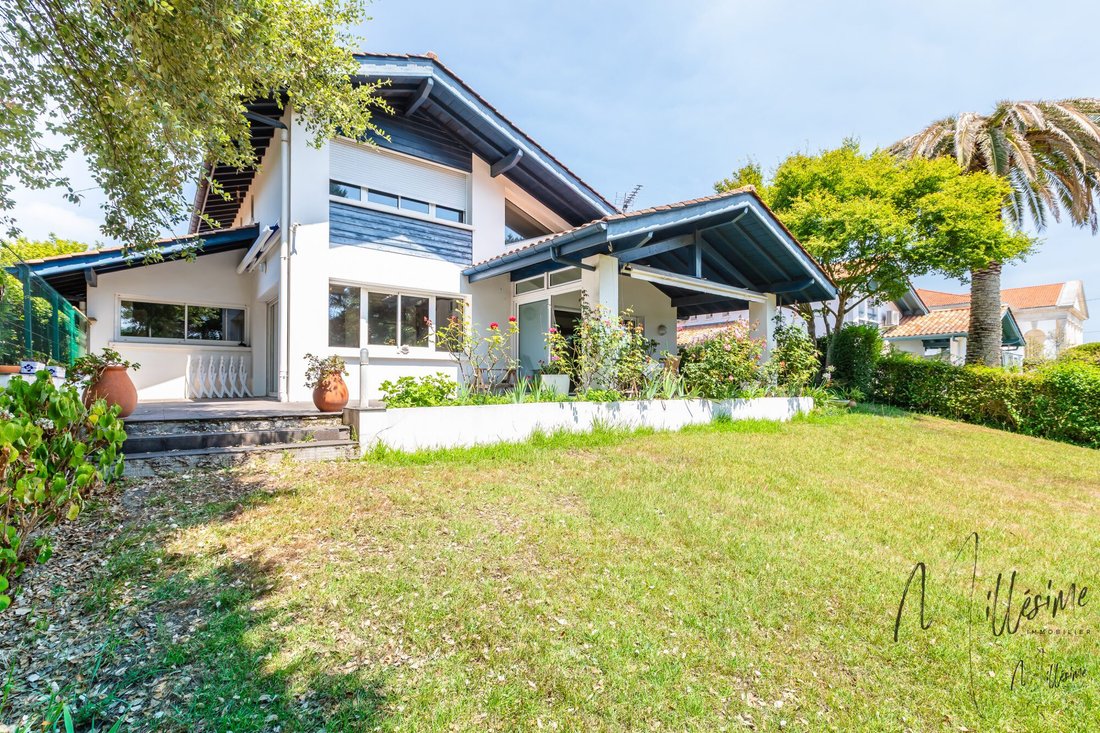House in Biarritz, Nouvelle-Aquitaine, France 2 - 18537286