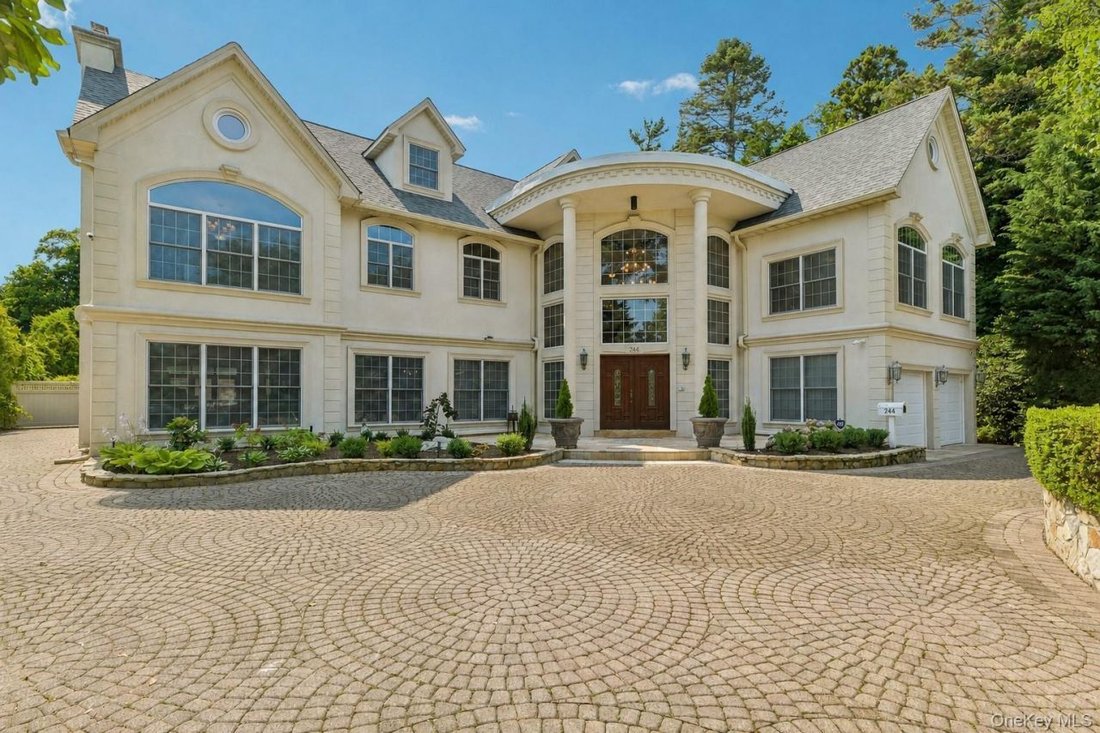 House in Yaphank, New York, United States 2 - 18536946