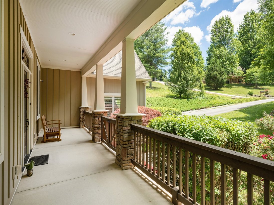 House in Hendersonville, North Carolina, United States 4 - 18151162