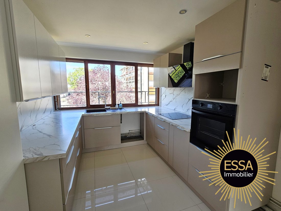 Apartment in Les Residences, Noisy-le-Roi, France 5 - 18537382