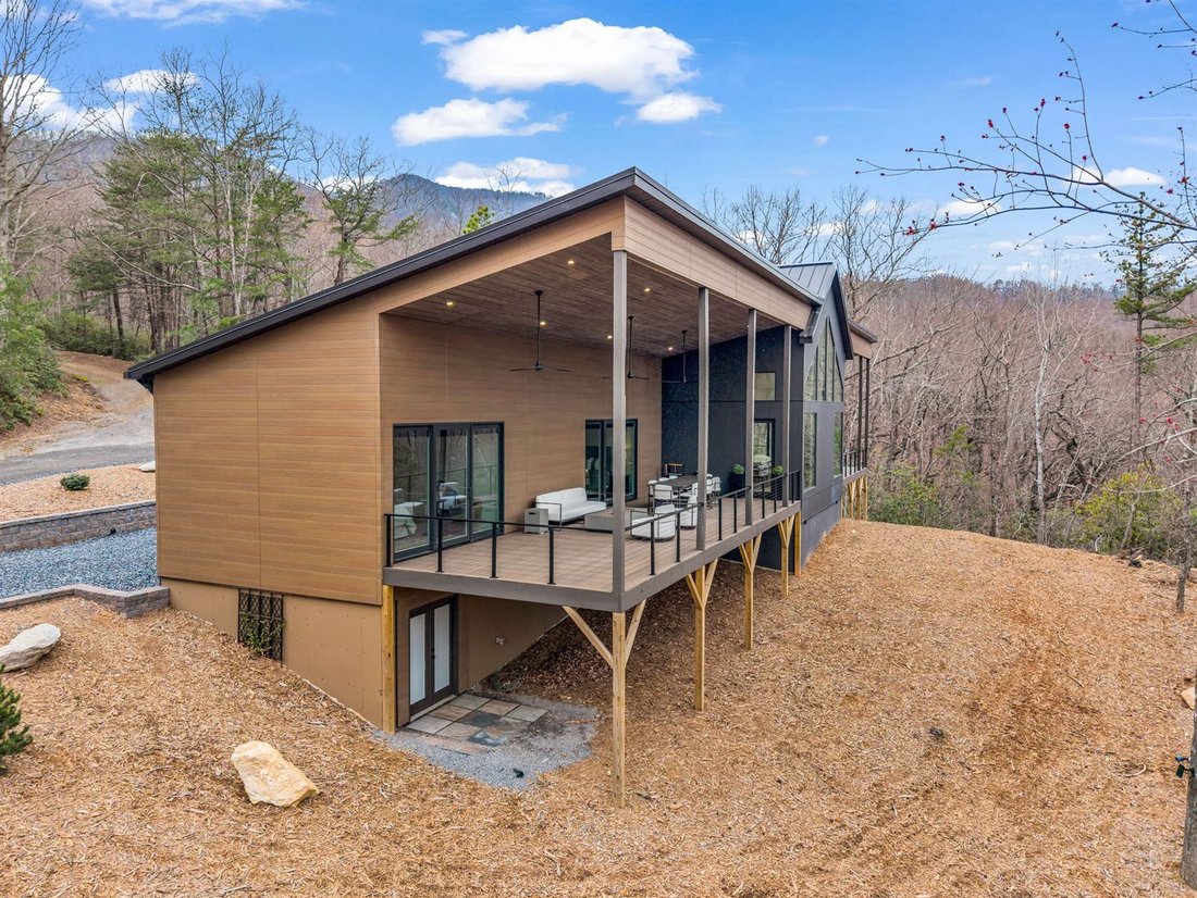 House in Lake Lure, North Carolina, United States 1 - 17709604