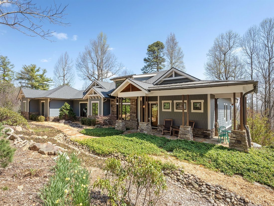 House in Laurel Park, North Carolina, United States 2 - 17732147