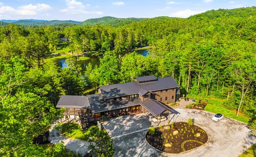 Maison à Cedar Mountain, Caroline du Nord, États-Unis 1
