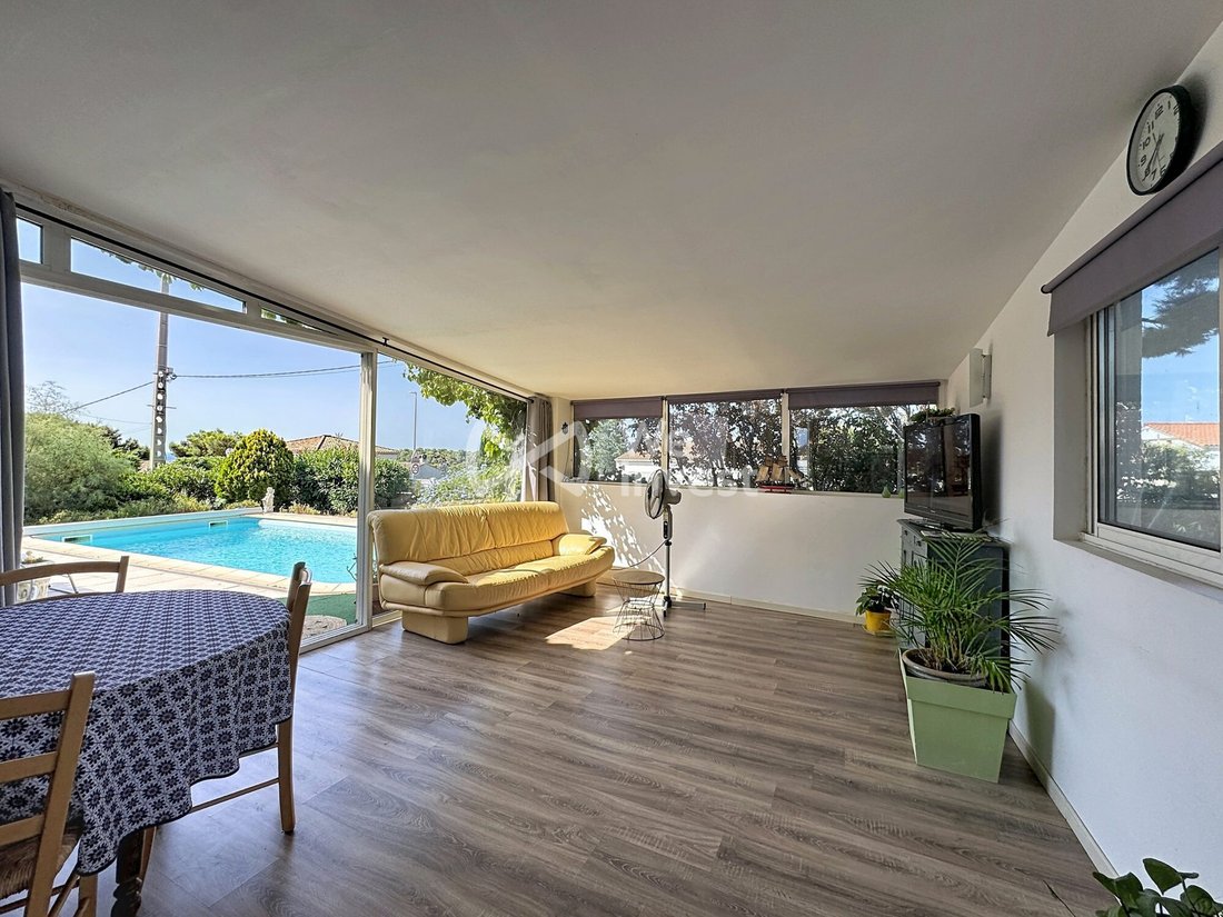 Villa in Centre, Carry-le-Rouet, France 3 - 18385647