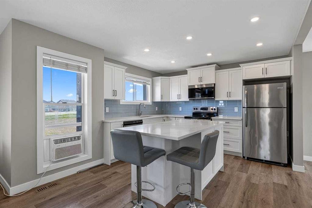 House in Okotoks, Alberta, Canada 5 - 18536960