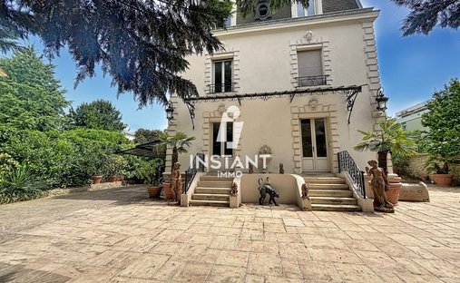 House in Nogent-sur-Marne, Ile-de-France, France 1