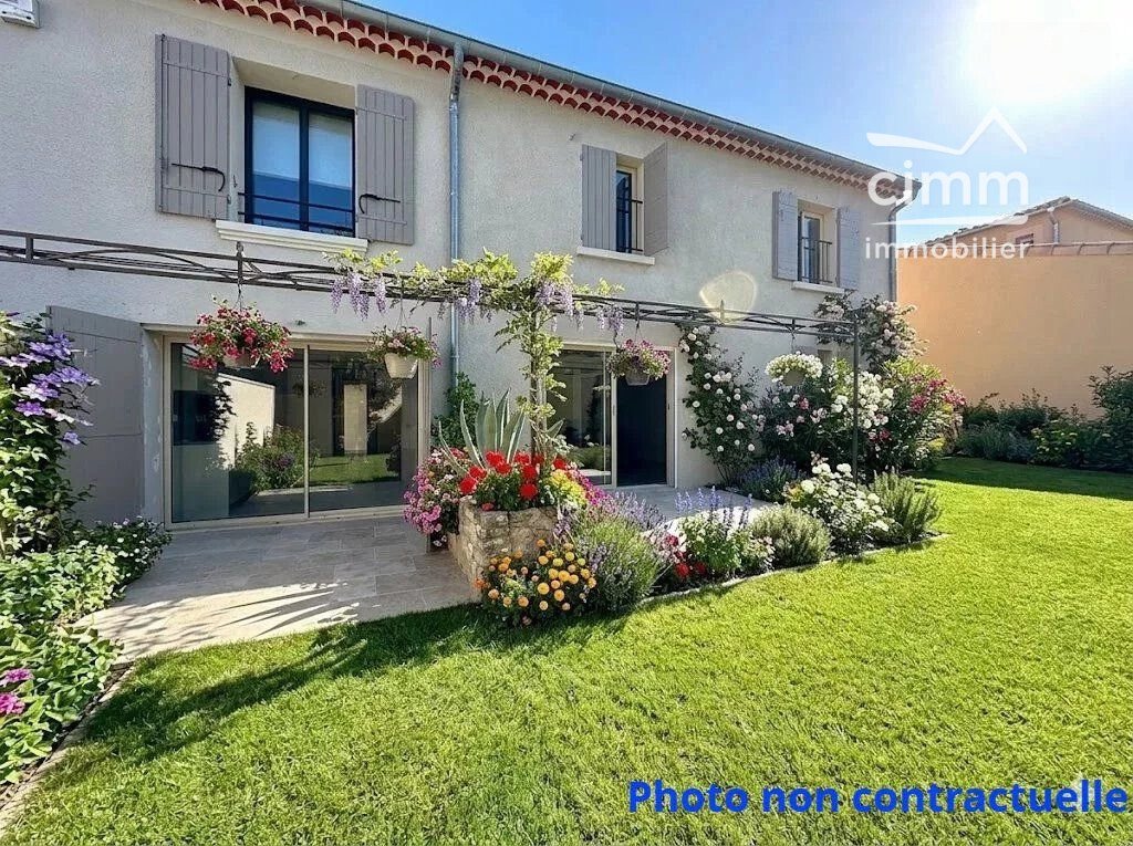 Country House in Nevons-route d'Apt, L'Isle-sur-la-Sorgue, France 2 - 17554190