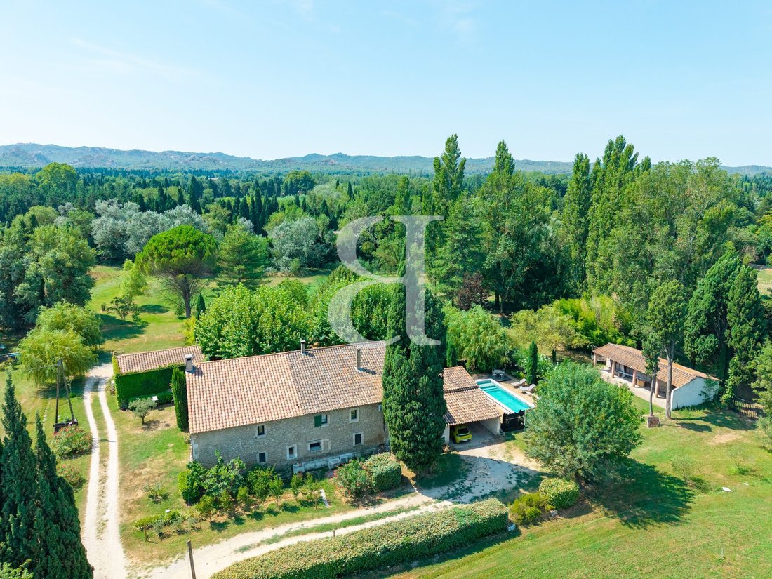 Country House in Saint-Rémy-de-Provence, Provence-Alpes-Côte d'Azur, France 1 - 18537221