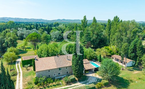 Country House in Saint-Rémy-de-Provence, Provence-Alpes-Côte d'Azur, France 1