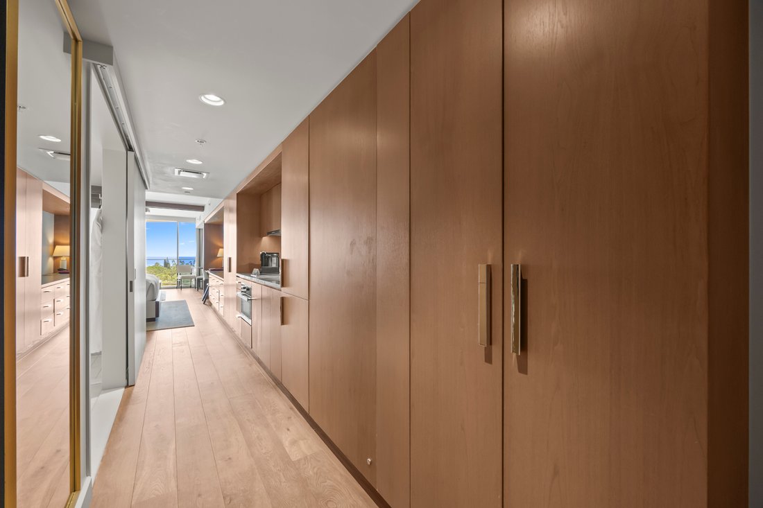 Condo in Honolulu, Hawaii, United States 2 - 18537071