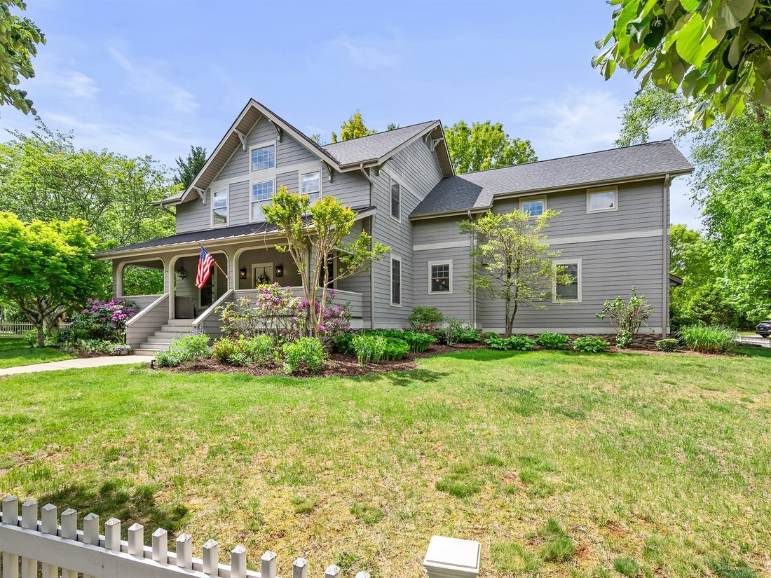 House in Asheville, North Carolina, United States 3 - 17732145