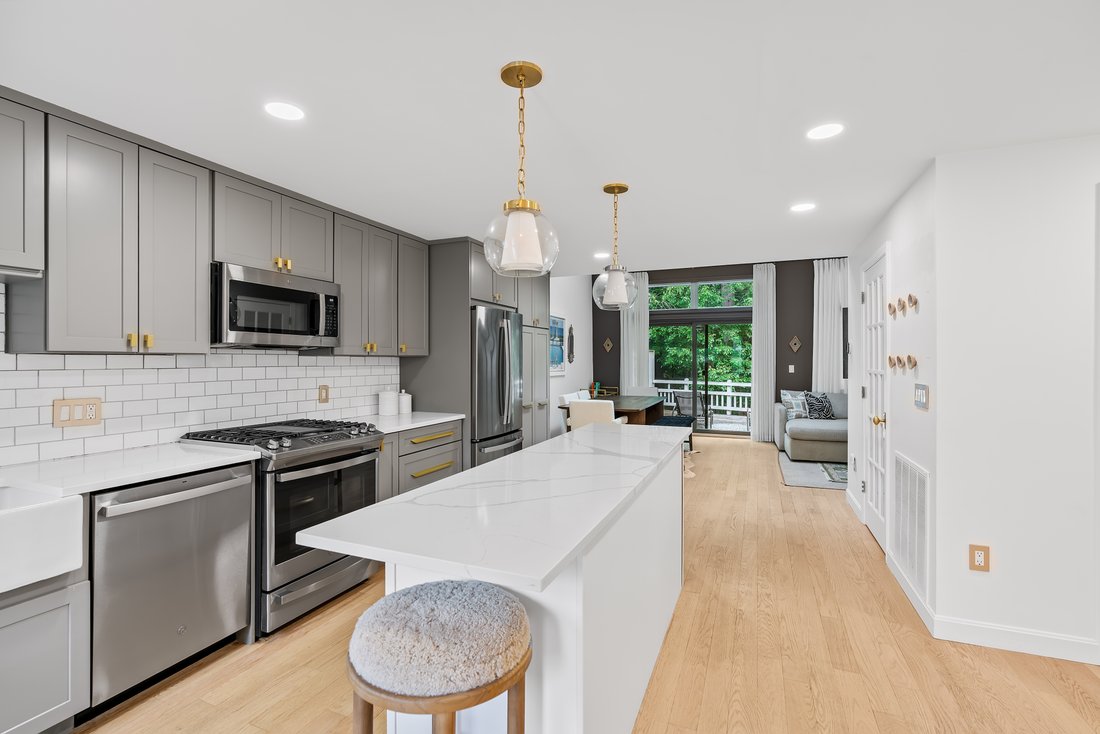 Condo in Wayland, Massachusetts, United States 4 - 18537062