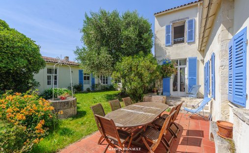 House in Saint-Martin-de-Ré, Nouvelle-Aquitaine, France 1