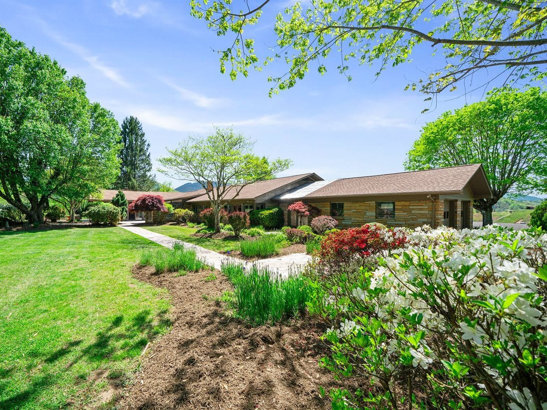House in Burnsville, North Carolina, United States 3 - 17963198