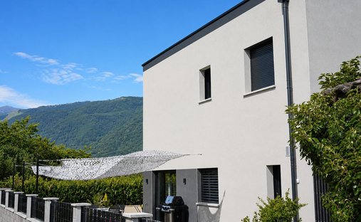 House in Ouest, Saint-Genis-Pouilly, France 1