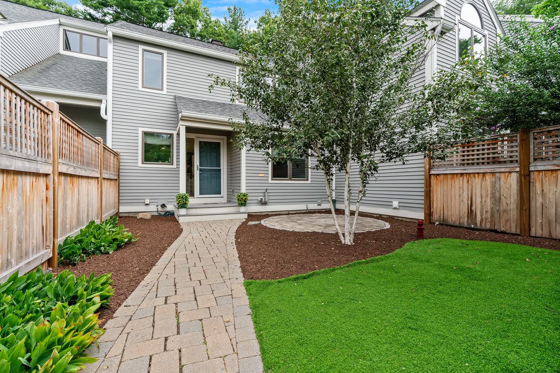 Condo in Wayland, Massachusetts, United States 2 - 18537062