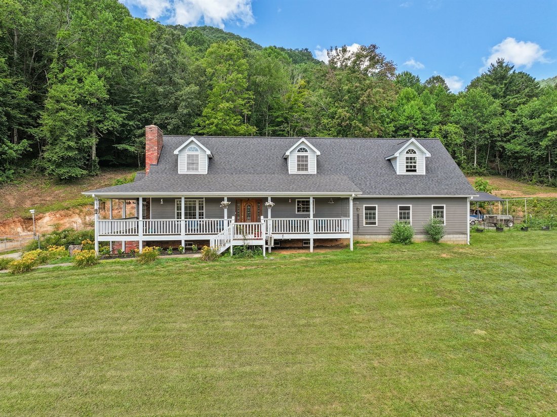 House in Clyde, North Carolina, United States 4 - 18346127